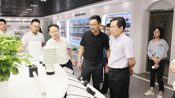 应义斌教授一行参观草莓视频软件下载数字三农展厅 应义斌教授一行参观草莓视频软件下载数字三农展厅